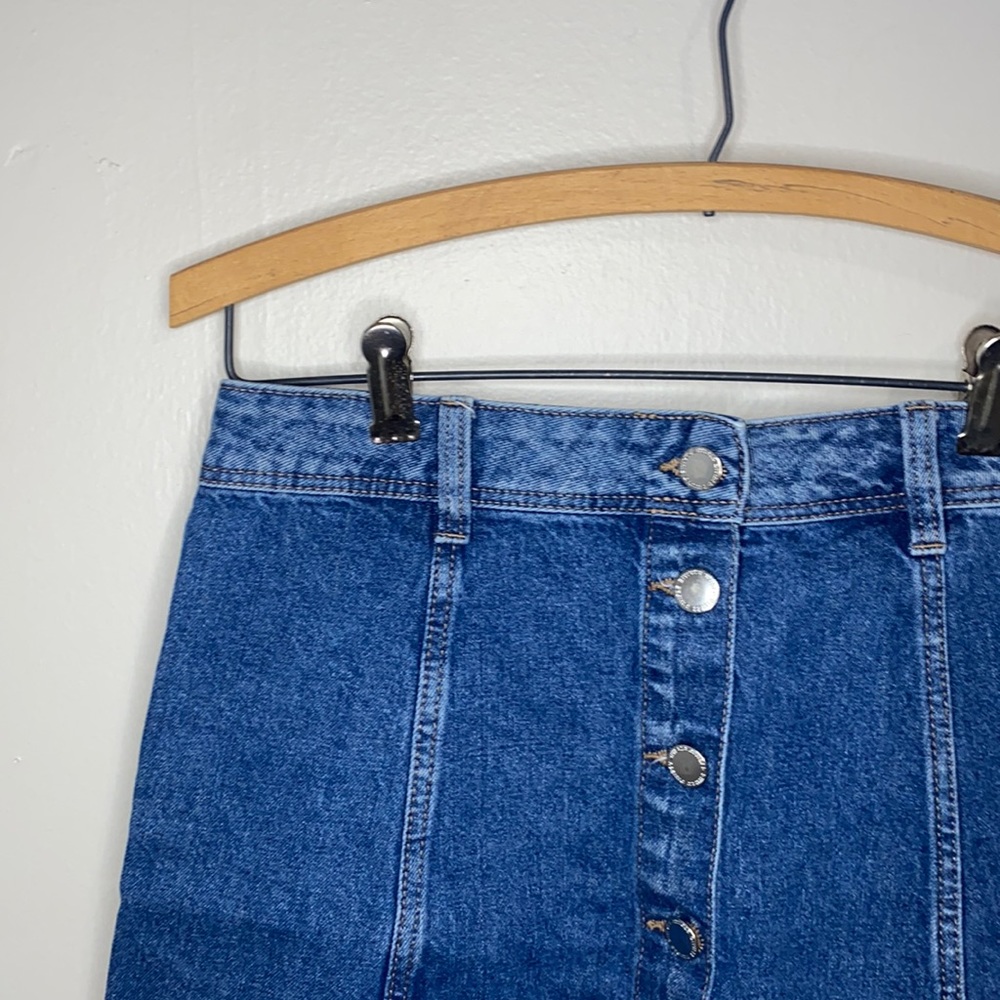 🛍️H &M Divided Denim buttoned skirt!